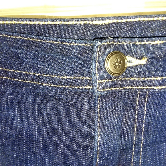 Girl's Denim Shorts - Picture 3 of 4